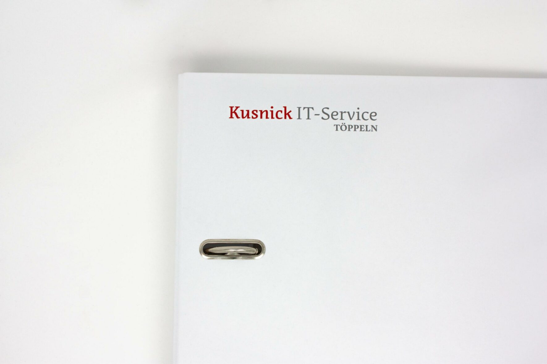 Kusnick-IT-Branding-Ordner-Register-Corporate-Design-FORMLOS-Berlin-Print-2