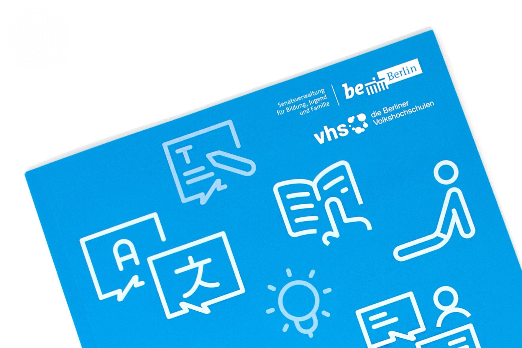 Gestaltung-Bericht-Volkshochschule-Berlin-Print-FORMLOS-Berlin-Cover Gestaltung-Bericht-Volkshochschule-Berlin-Print-FORMLOS-Berlin-Cover