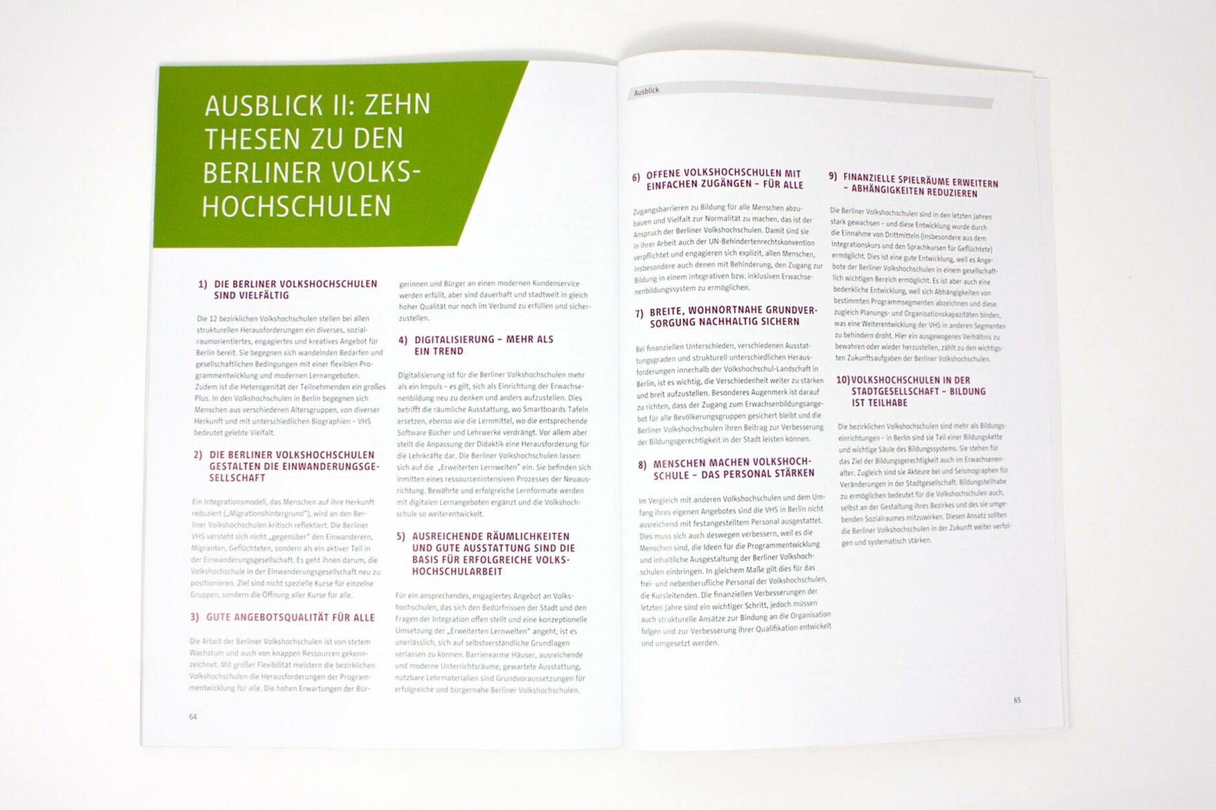Gestaltung-Bericht-Volkshochschule-Berlin-Print-FORMLOS-Berlin_MG_8266