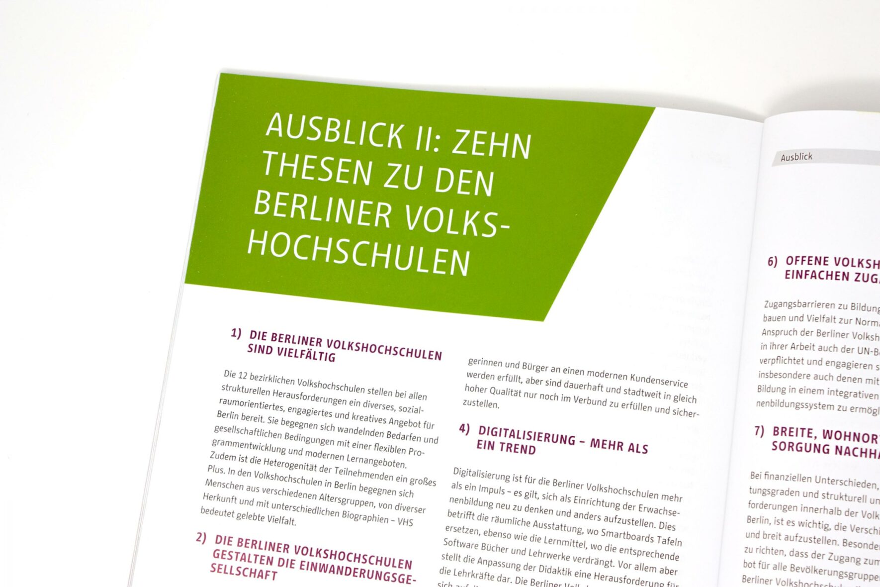 Gestaltung-Bericht-Volkshochschule-Berlin-Print-FORMLOS-Berlin_MG_8268