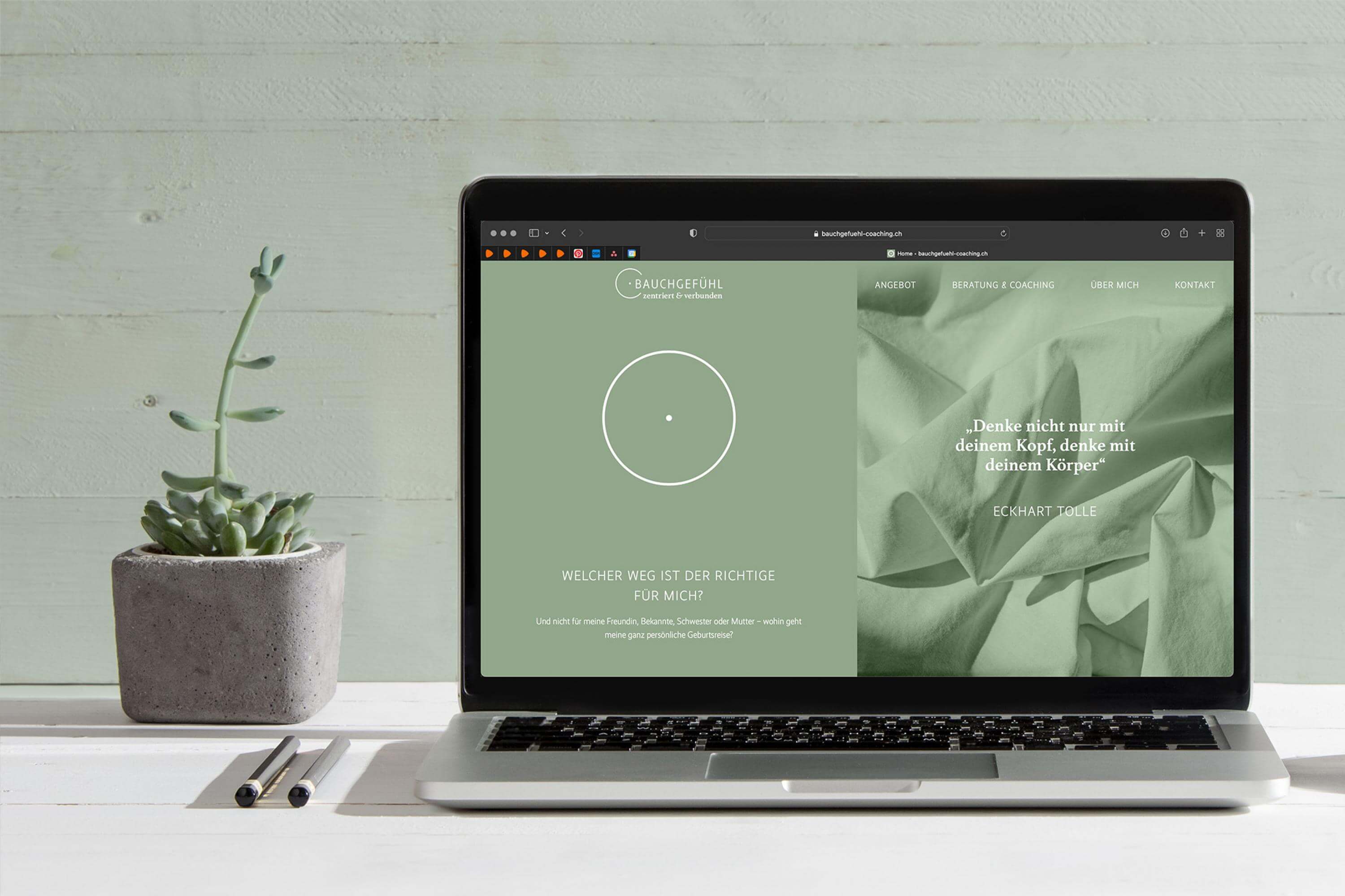 Bauchgefuehl-Website-mockup-3Screens-FORMLOS-Berlin-Webdesign-Home-2 http://www.freepik.com">Designed by master1305 / Freepik